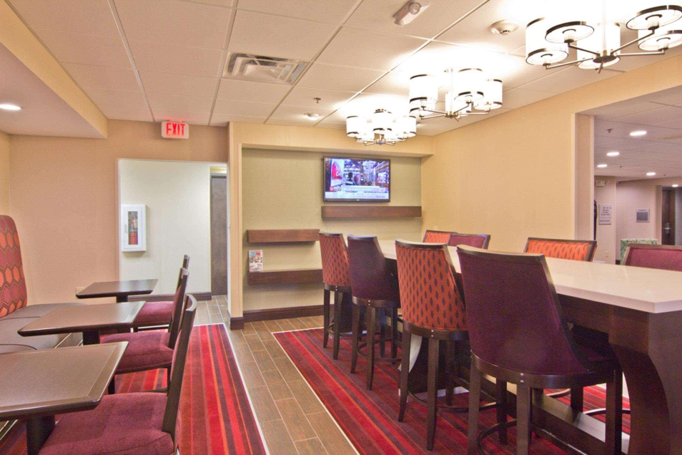Hampton Inn Columbus-South Ґров-Сіті Екстер'єр фото
