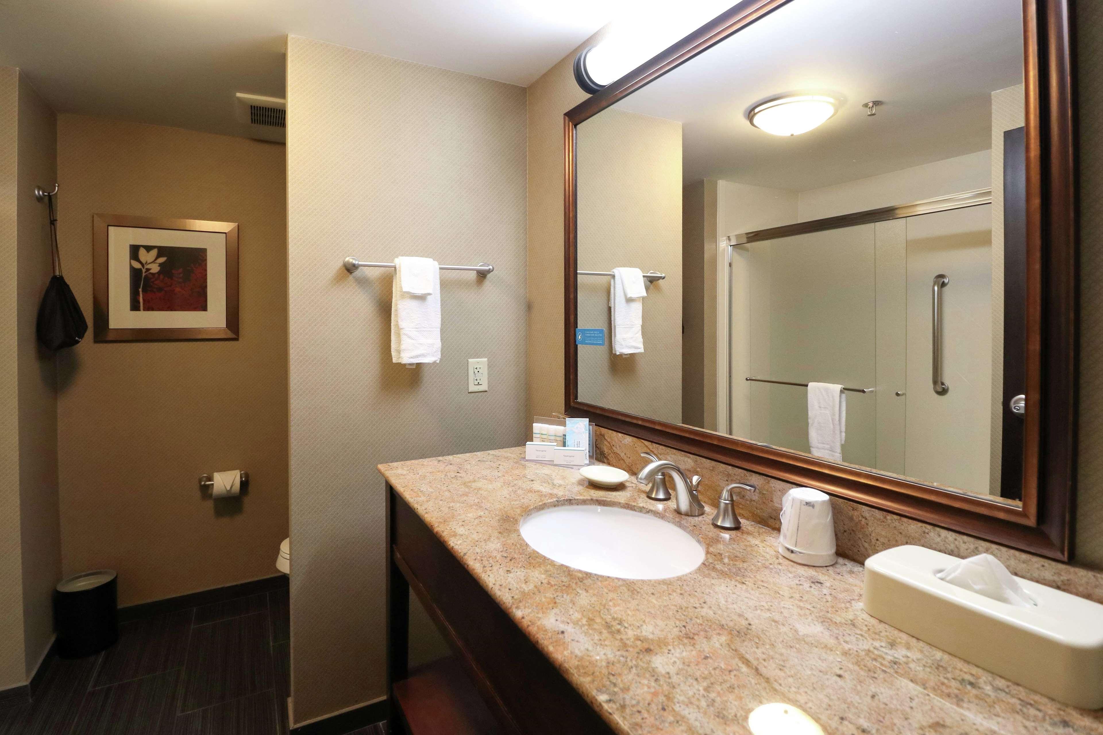 Hampton Inn Columbus-South Ґров-Сіті Екстер'єр фото